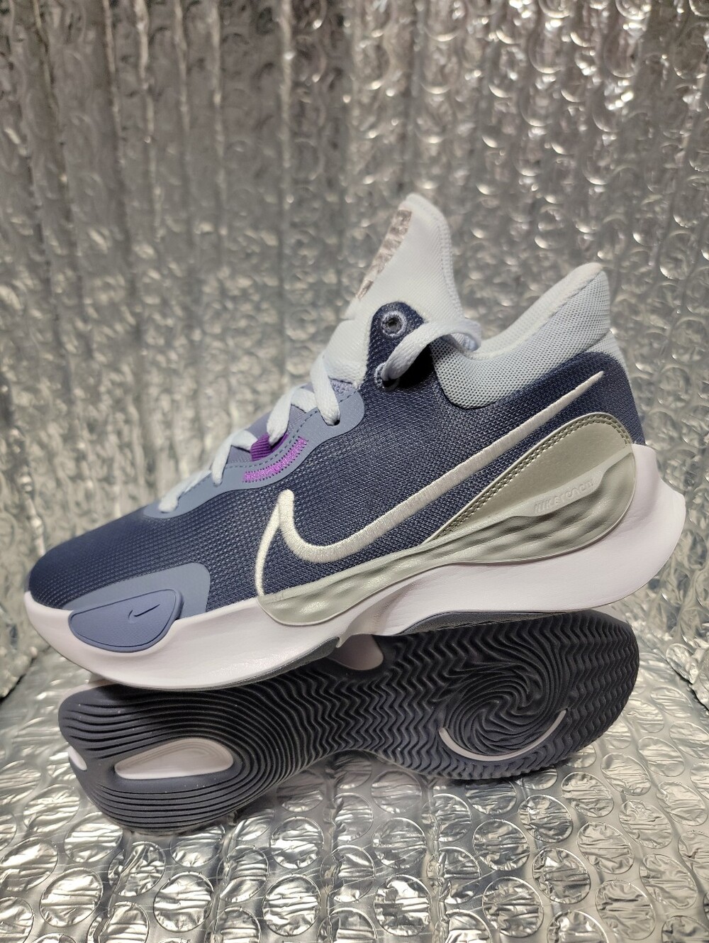 Nike Women's Renew Elevate 3 in the "Light Carbon/Ashen Slate"